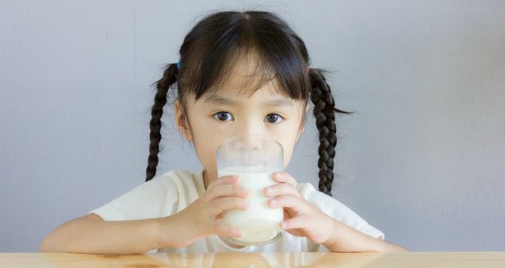 Minum Susu Bantu Tingkatkan Imunitas Tubuh di Kala Pandemi COVID-19